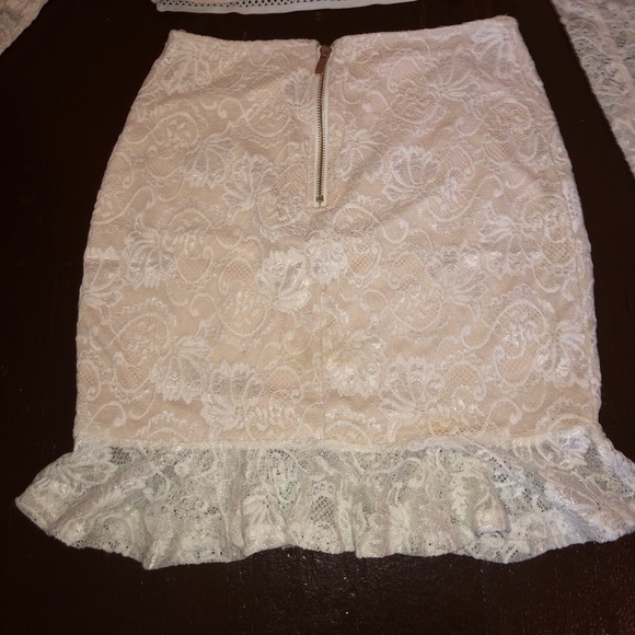 White Lace Two-Piece Dress - Picture 8 of 8